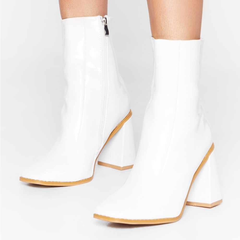 WHITE HEELED NASTY GAL BOOTS 3.75” HEELS WITH NUDE DETAILING